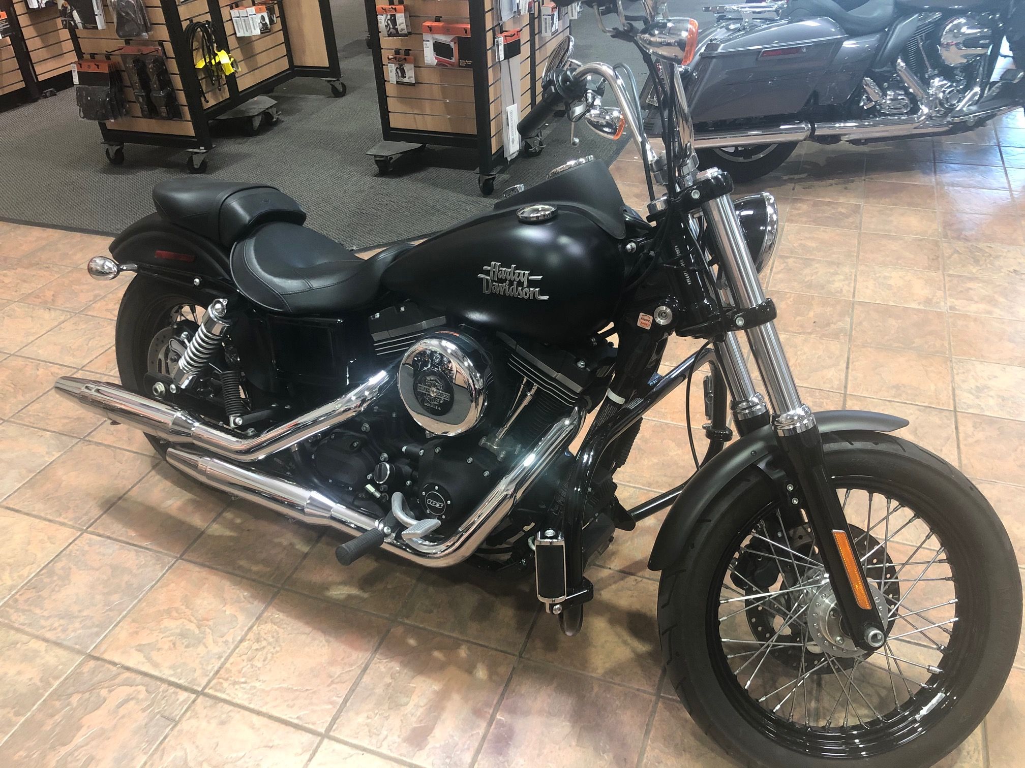 Pre-Owned 2017 Harley-Davidson Dyna Street Bob FXDB